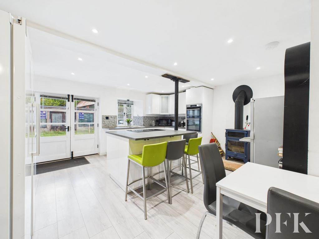 Kitchen/Dining