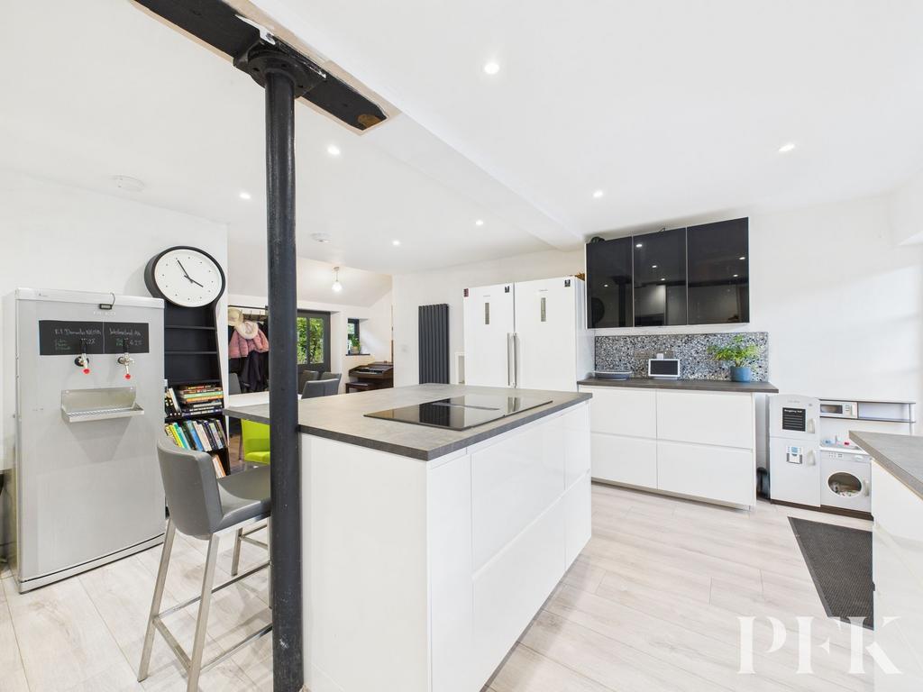 Kitchen/Dining