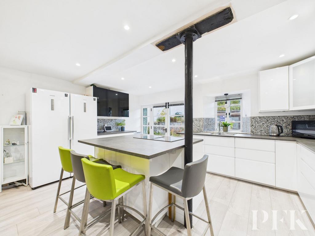 Kitchen/Dining