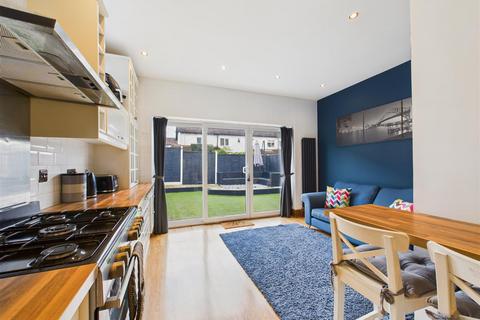 undefined, West View, North Ferriby
