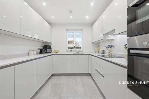 3 bedroom detached house for sale, Dennises Lane, South Ockendon, RM15