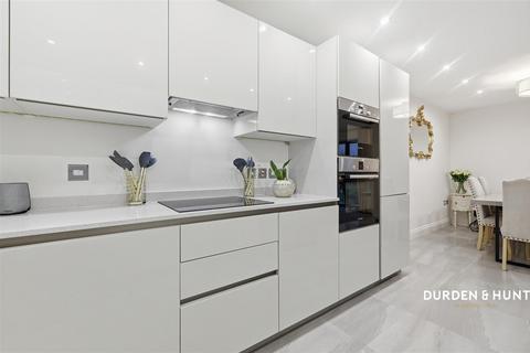 3 bedroom detached house for sale, Dennises Lane, South Ockendon, RM15