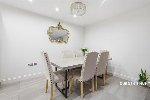 3 bedroom detached house for sale, Dennises Lane, South Ockendon, RM15
