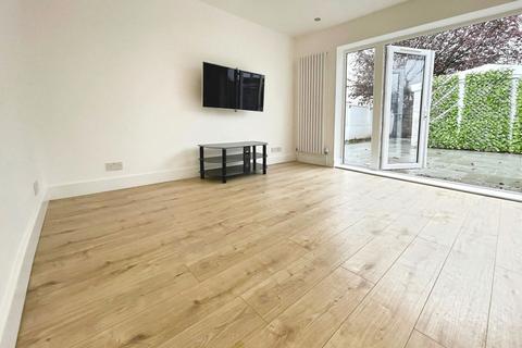 undefined, Kingston Road, Kingston Upon Thames KT1
