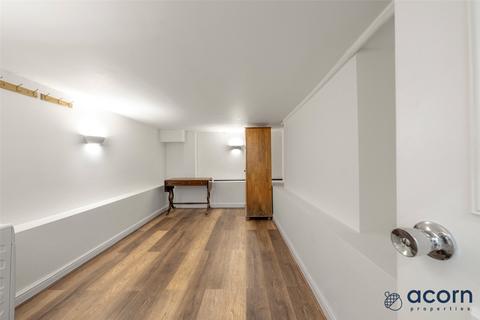 1 bedroom apartment to rent, Regents Park Road, London N3