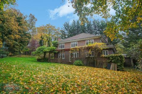 undefined, Mount Park Road, Harrow on The Hill HA1