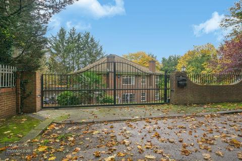 undefined, Mount Park Road, Harrow on The Hill HA1