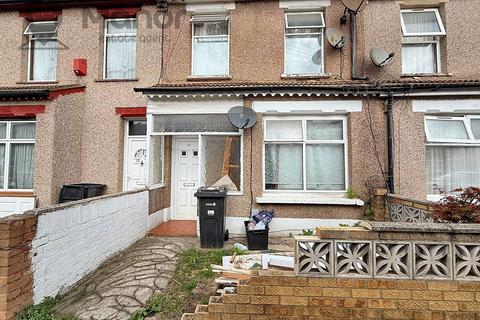 undefined, Roman Road, Ilford, IG1 2PA