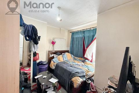 undefined, Roman Road, Ilford, IG1 2PA