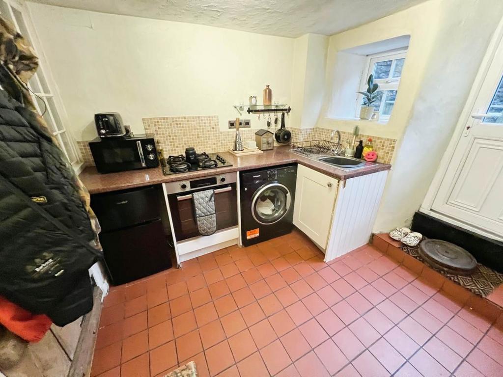 Kitchen 2