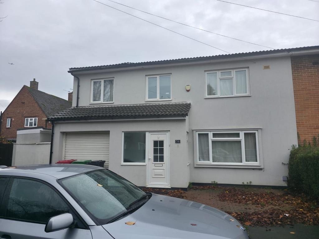 An unusually spaced 5-6 bedroom property offers