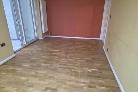 6 bedroom semi-detached house to rent, Slough SL1