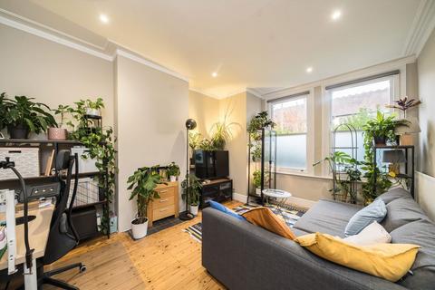 2 bedroom maisonette for sale, Ravenstone Street, London SW12