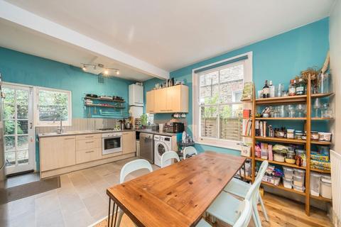 2 bedroom maisonette for sale, Ravenstone Street, London SW12
