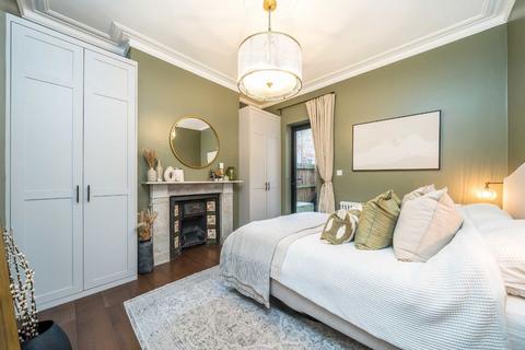 118 Mantilla Road, Balham, London, SW17 8DU