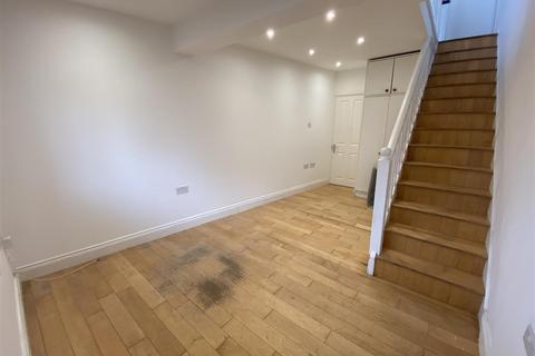 undefined, Brunswick Avenue, London N11