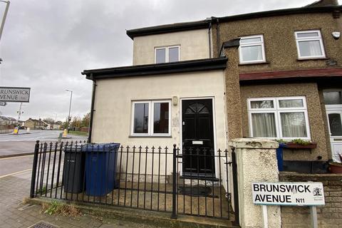 undefined, Brunswick Avenue, London N11