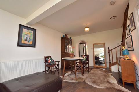 2 bedroom house to rent, Priory Road, Gloucestershire GL1