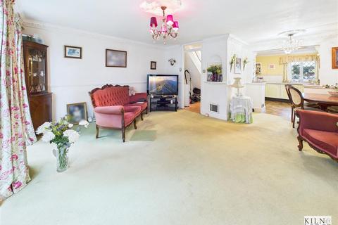 undefined, Larkspur Close, South Ockendon