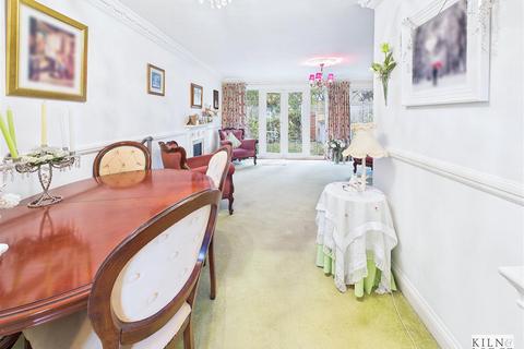 undefined, Larkspur Close, South Ockendon
