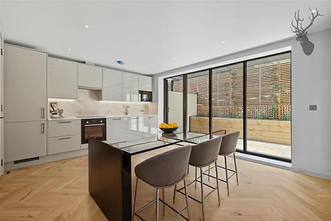undefined, Queens Road, Buckhurst Hill IG9