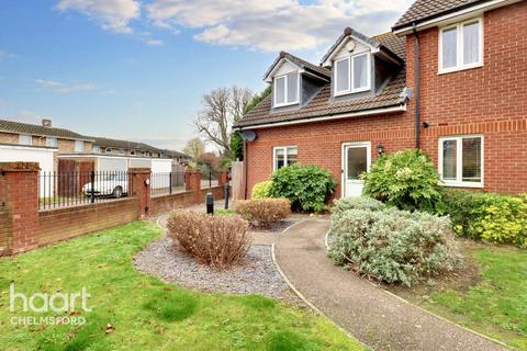 2 bedroom end of terrace house for sale, Chiltern Close, Chelmsford