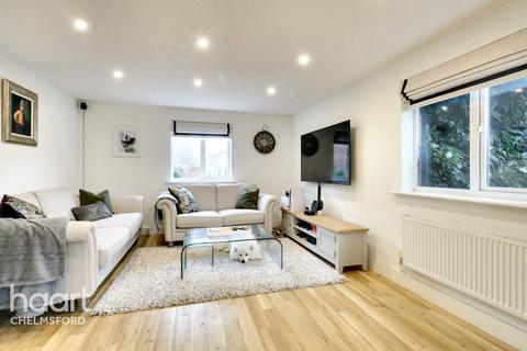 2 bedroom end of terrace house for sale, Chiltern Close, Chelmsford