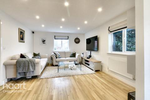 2 bedroom end of terrace house for sale, Chiltern Close, Chelmsford