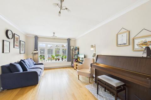 undefined, Ghyll Crescent, Horsham RH13