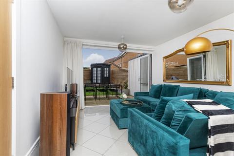 4 bedroom semi-detached house for sale, Weavers Way, Scholes, Cleckheaton