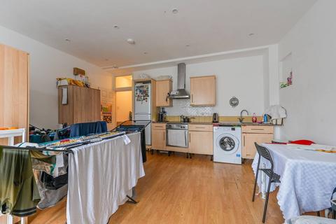 1 bedroom flat for sale, Finches Court Mews, E14, Docklands, London, E14