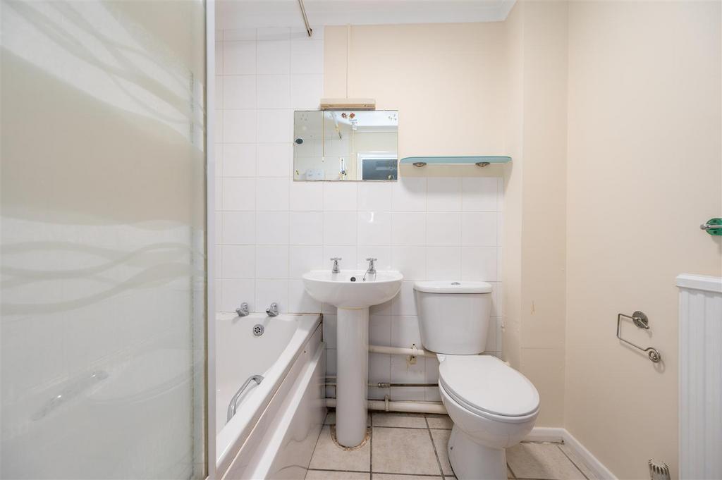 Flat 7 Spencer Close 24 12.jpg