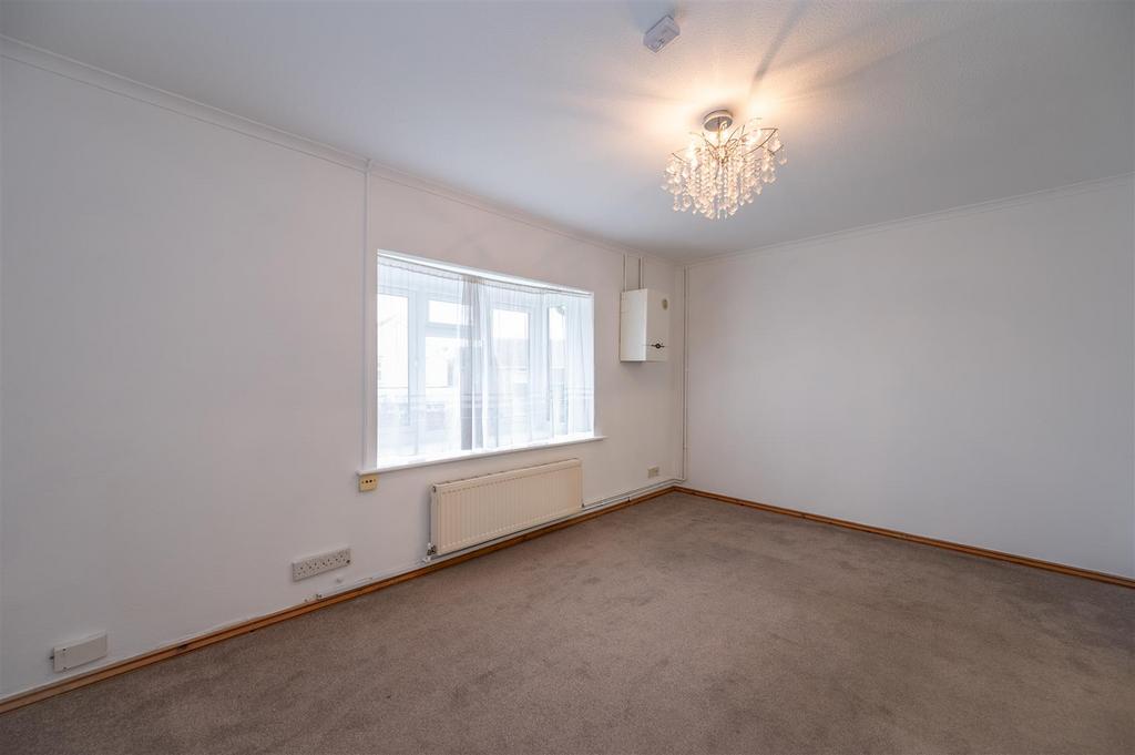 Flat 7 Spencer Close 24 5.jpg