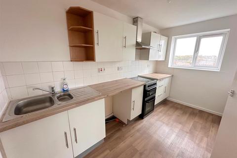 2 bedroom apartment to rent, St. Cecilia Close, Kidderminster