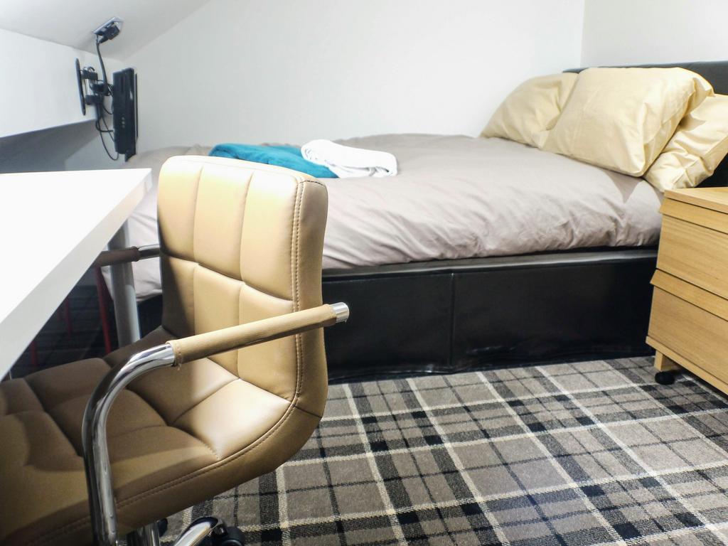 Room 6