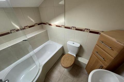 2 bedroom terraced house to rent, Gestridge Road, Kingsteignton
