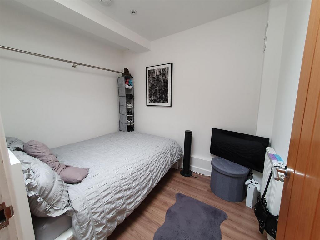 Bedroom 2.jpg