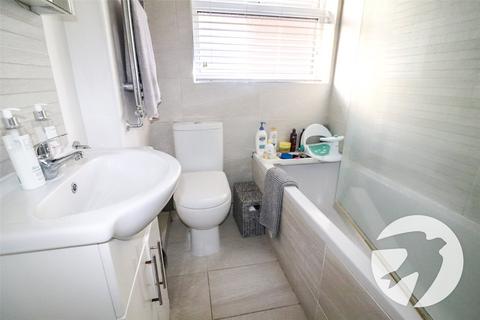 2 bedroom maisonette for sale, Eversley Avenue, Barnehurst, DA7