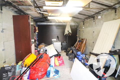 2 bedroom maisonette for sale, Eversley Avenue, Barnehurst, DA7