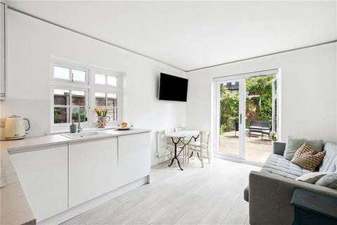 Verbena Gardens, London W6