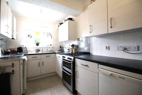 3 bedroom terraced house to rent, Irstead Road, Norwich NR5