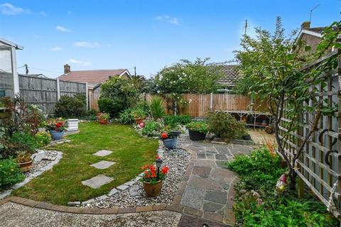 5 bedroom semi-detached house for sale, Northfalls Road, Canvey Island SS8