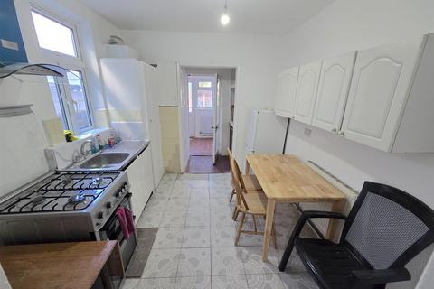 undefined, Kingsley Road, Hounslow TW3