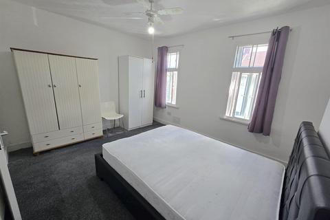 undefined, Kingsley Road, Hounslow TW3