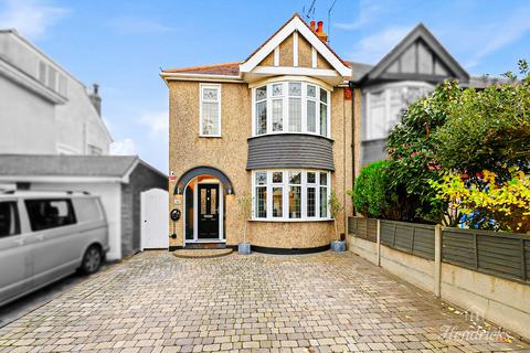 3 bedroom semi-detached house for sale, Thorpedene Gardens, Southend-on-sea, SS3 9