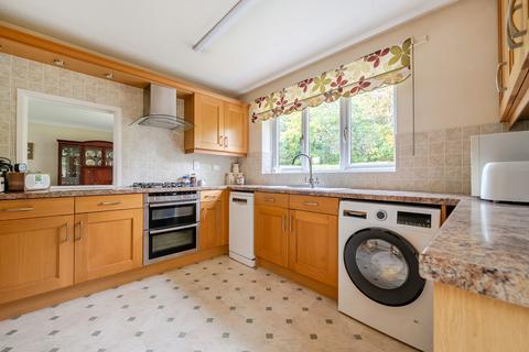 undefined, Saffron Close, Taunton