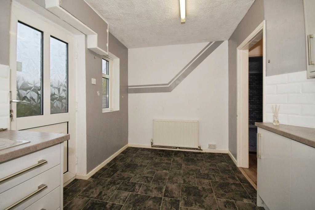 KITCHEN 03.jpg