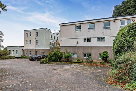 Higher Warberry Road, Torquay, TQ1