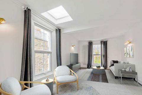 2 bedroom flat for sale, Dynham Road, London NW6
