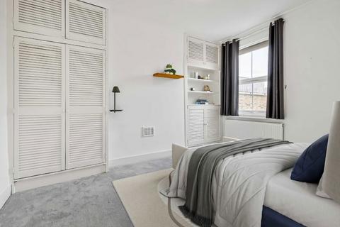 2 bedroom flat for sale, Dynham Road, London NW6